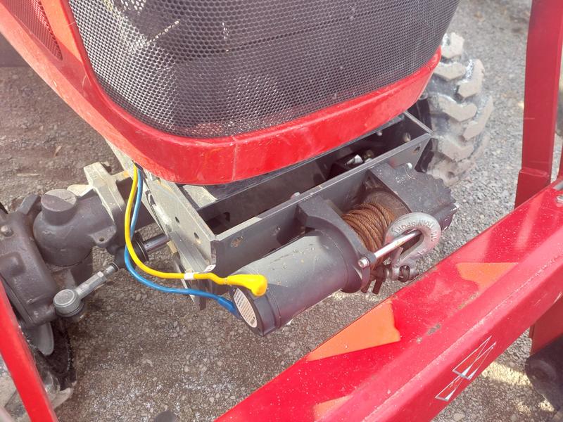 Tractors  GC1720 TLB Photo